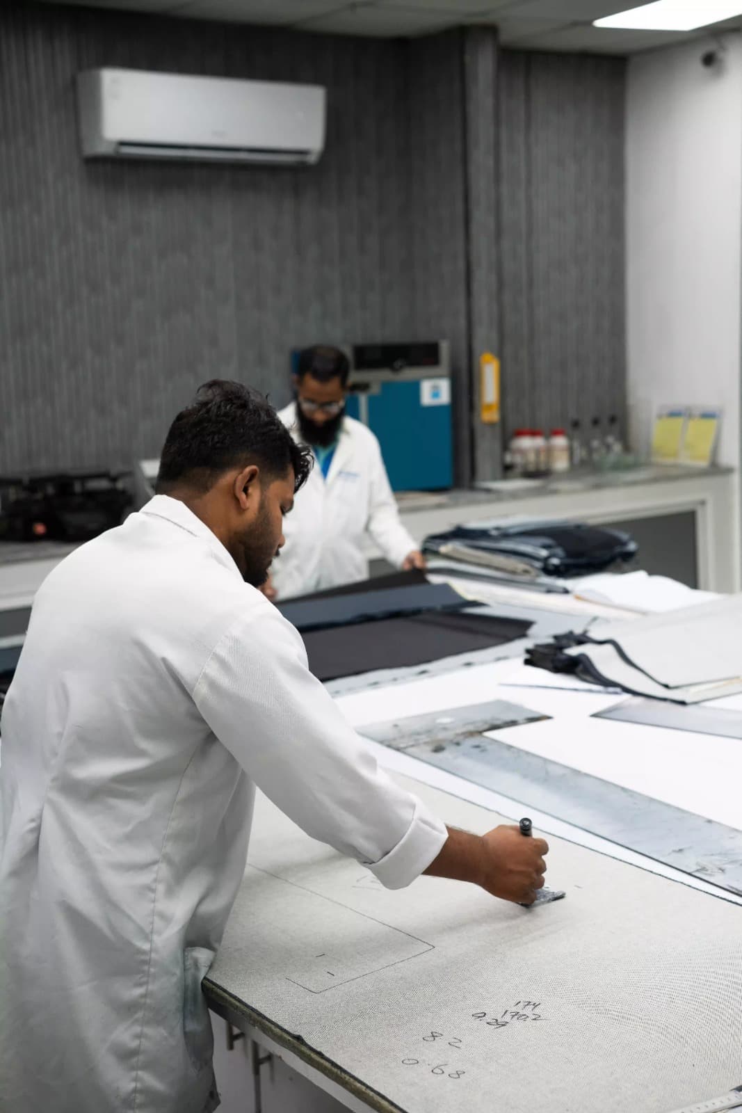 Fabric inspection table